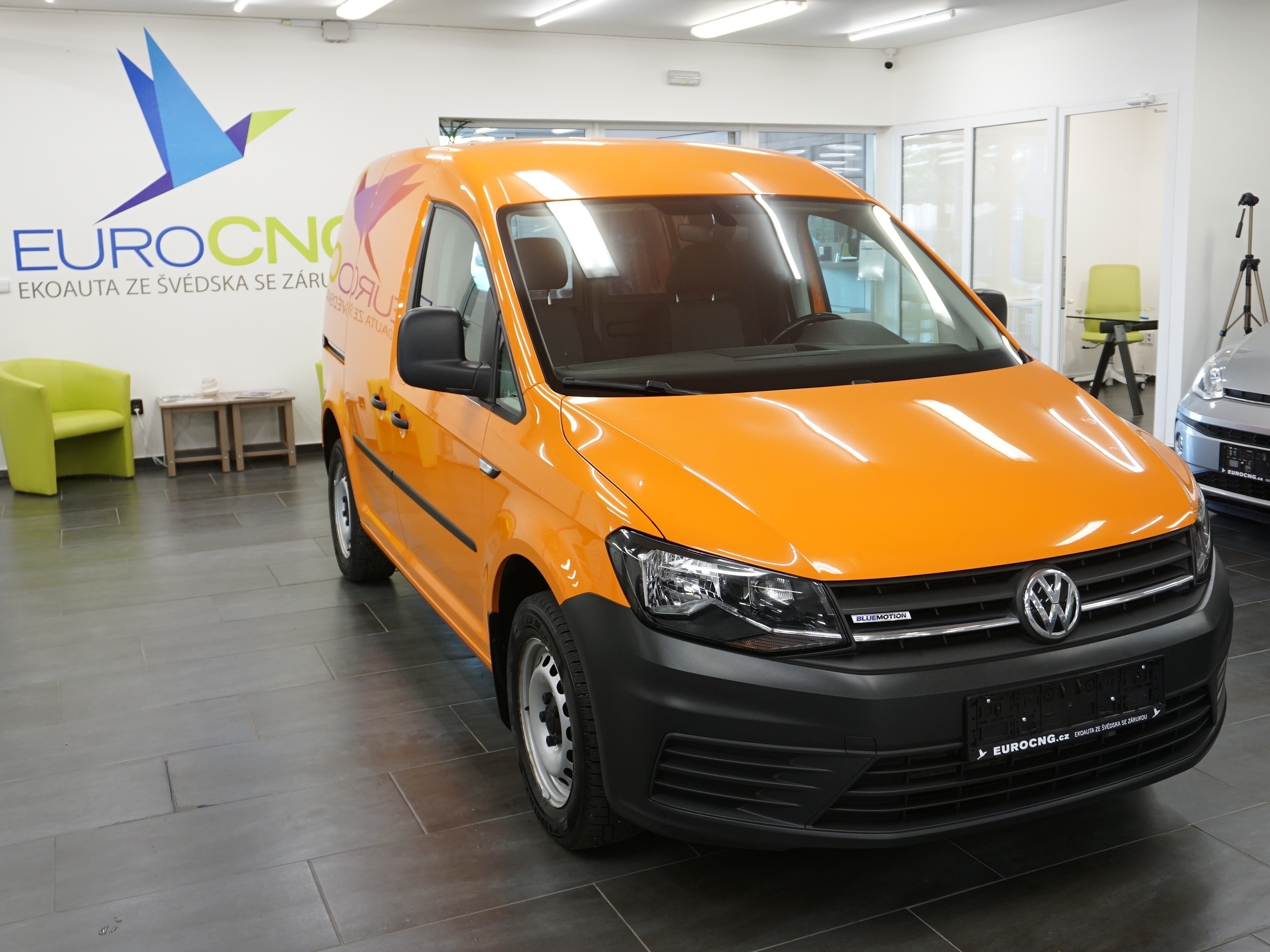 Volkswagen Caddy 1 4 TGI skříň MAN 2016 EuroCNG